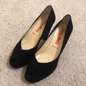 Miu Miu peep toe black, suede heels